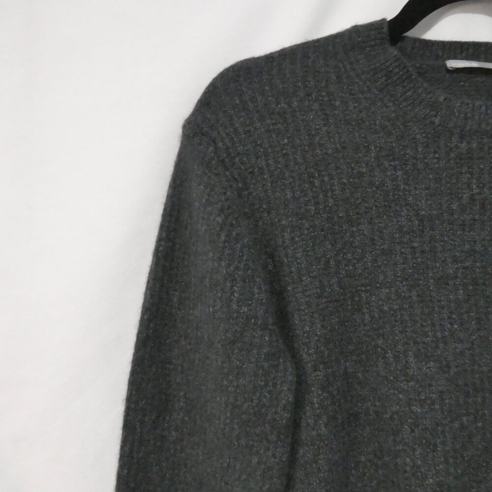 VINCE | medium | Classic Grey Soft Crew Neck Cashmere Sweater - Picture 4 of 14